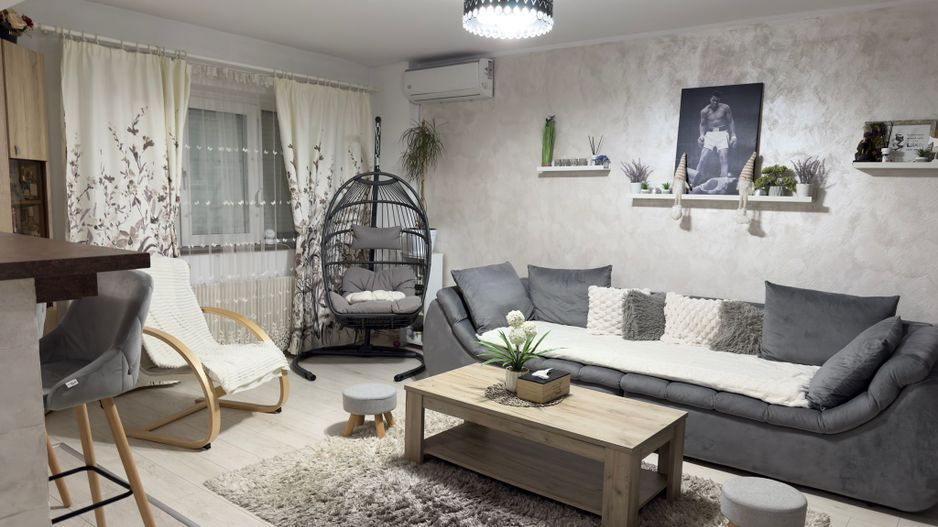 Apartament de vanzare in zona Tolstoi Alba Iulia - Poză 1