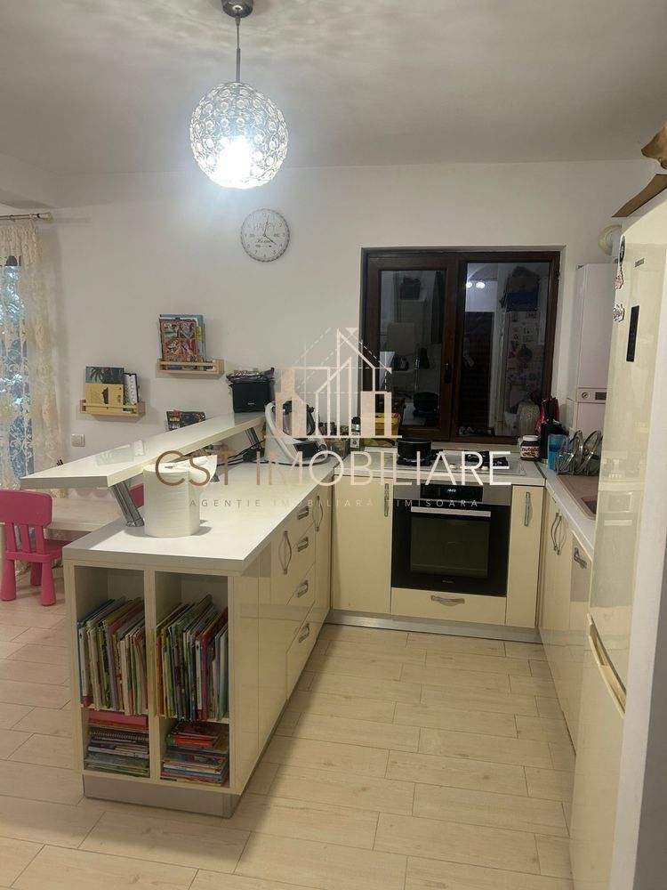 Apartament de vanzare cu 2 camere / Curte proprie / Dumbravita - Poză 2