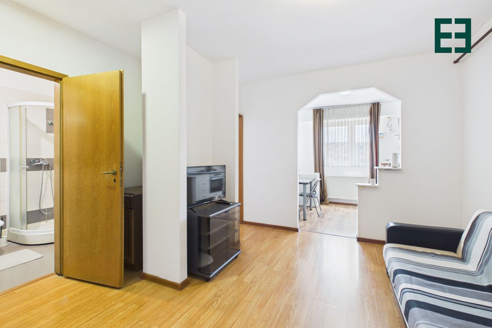 De închiriat - Apartament cu 2 camere -  Zona Confecții - Arad - Poză 1