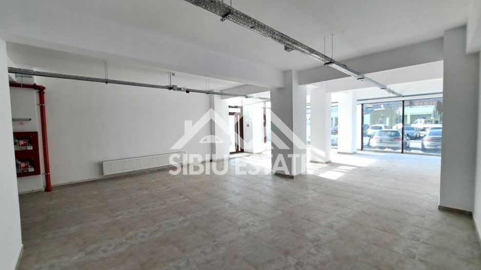 Spatiu comercial vad stradal, vitrine - Poză 9