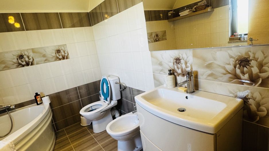 Casa de Vânzare - Poză 10