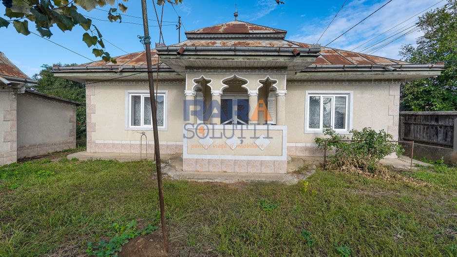 Casă cărămidă 80 mp, teren 1000 mp, colț, 7 km de Roman, Trifești - Poză 1