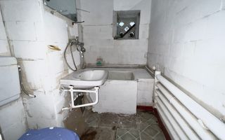 Apartament 2 Camere de vânzare, Onești, zonă centrală - Poză 6