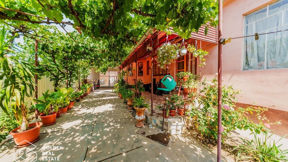 Casa foarte spatioasa cu gradina si gospodarie, Santana - Poză 19