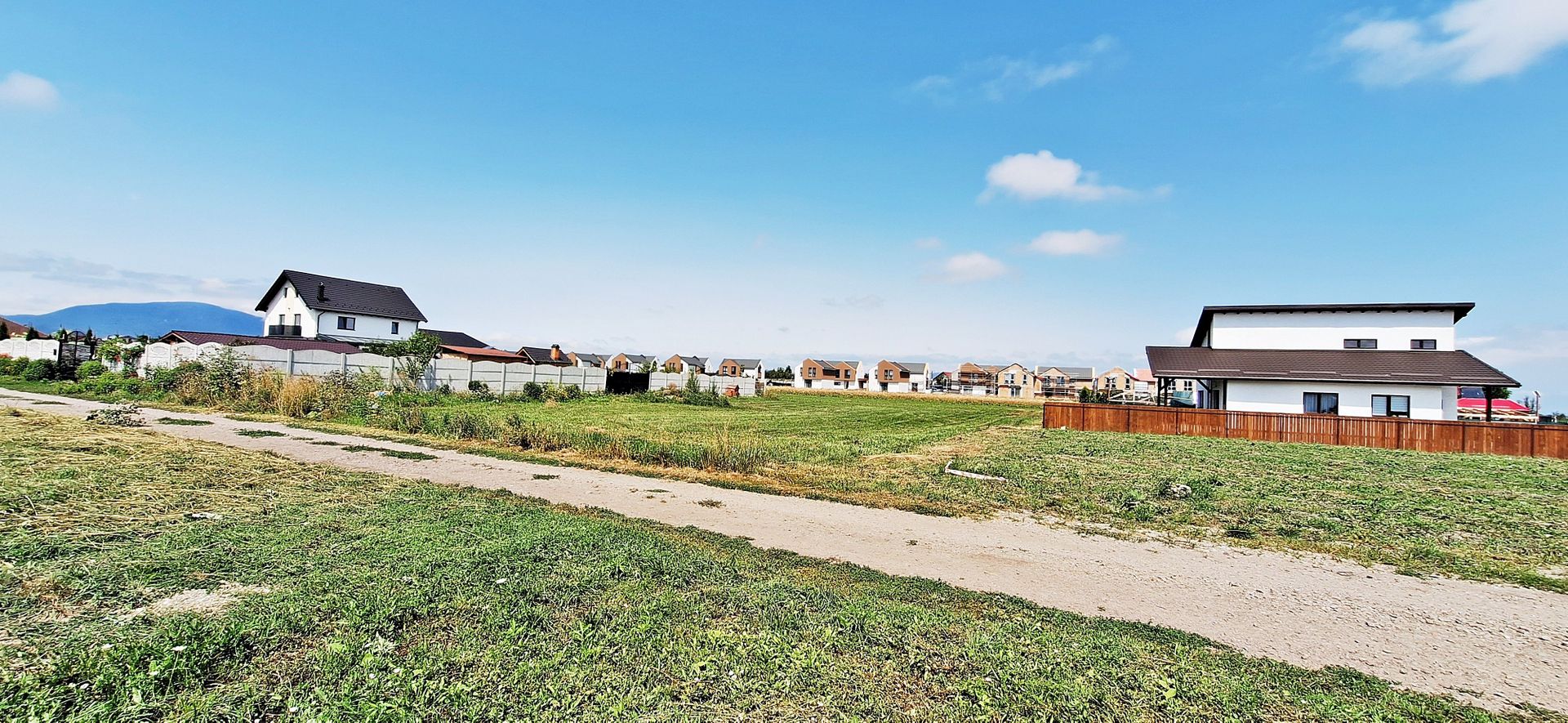 Brasov, cartier Stupini, zona de case noi, 608mp, pret 59900 euro. - Poză 4