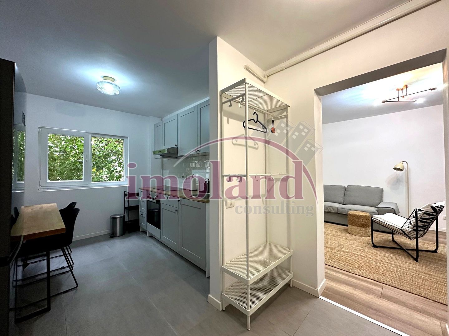 Prima inchiriere - Apartament renovat - 2 camere - etaj 1 - Ultracentral - Poză 1