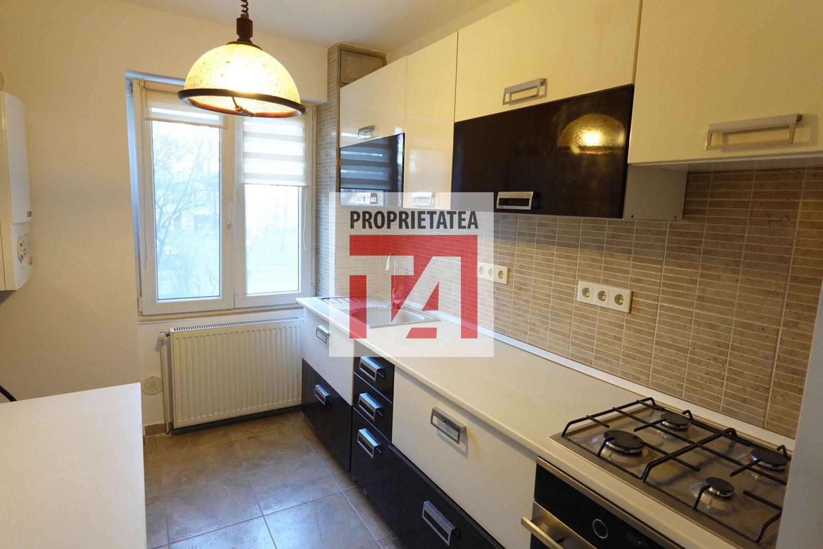 Apartament cu  2 camere de vanzare str Victor Babes - Poză 2