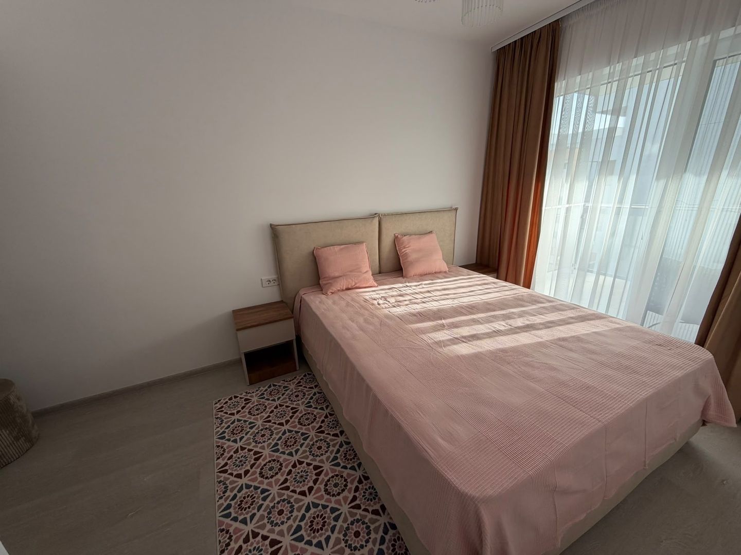 Aparament 2 camere modern, prima închiriere – Mobilat & Utilat Premium + Terasa - Poză 1