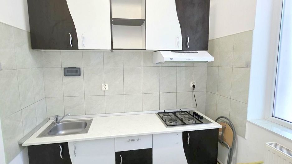 De inchiriat apartament cu o camera ultracentral, et. 1, 320 euro - Poză 4