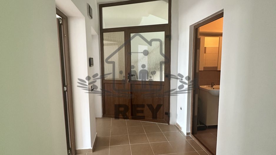 Imobil 3 niveluri, renovat, cu spațiu comercial si 2 ap.- Bd. Victoriei - Poză 11