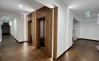 Apartament 4 camere de vanzare , Zona Unirii , 2 locuri de parcare incluse - Poză 2