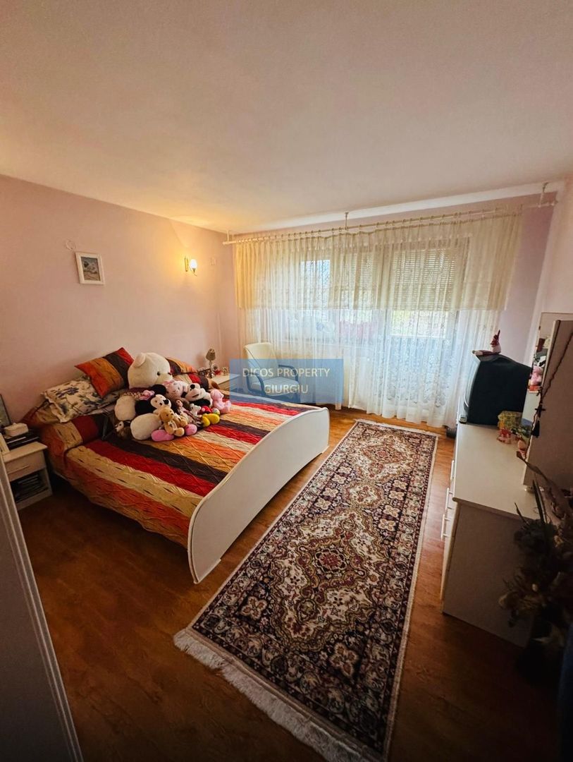 De vânzare – casă situată pe strada Nicolae Iorga - Poză 15