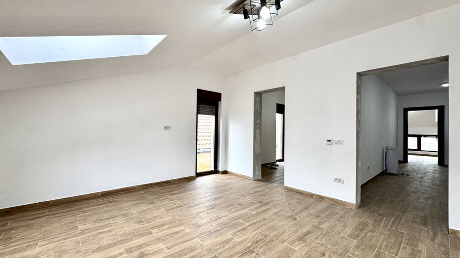 Duplex spațios, prima închiriere, in zona Lunei - Poză 18