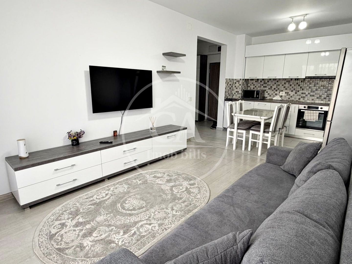 Apartament de închiriat cu 3 camere în Prima Universității, Oradea. - Poză 1