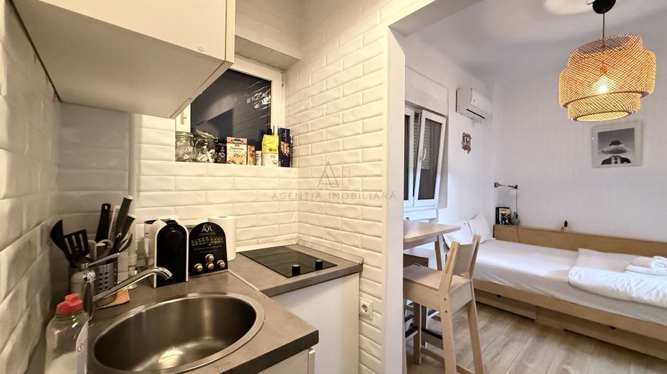 Garsoniera Universitate | View Hotel Corinthia - Poză 7