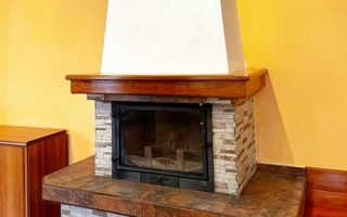 Casa P+1, 912 mp teren, 5 camere, strada asfaltata, zona Lipoveni - Poză 6