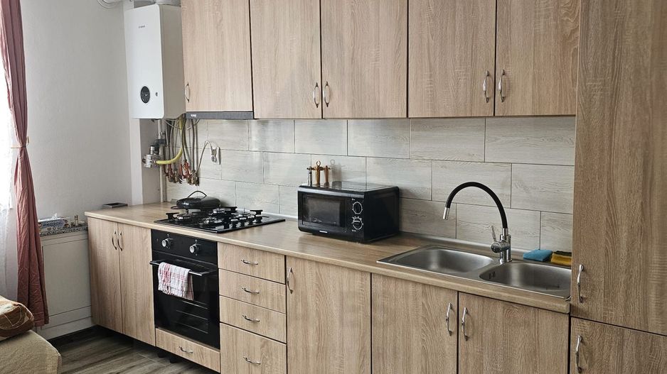 Apartament 3 camere 54 mp utili balcon si parcare privata Selimbar - Poză 2