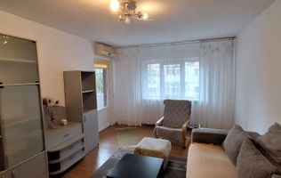 Apartament 3 camere DECOMANDAT etaj 2/4 de vanzare zona Lapus Arges