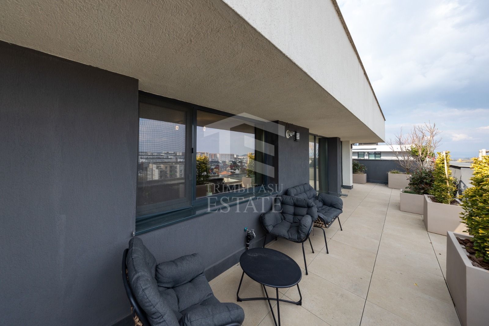 Coresi-Penthouse 3 camere +loc de parcare subteran 203mp - Poză 22
