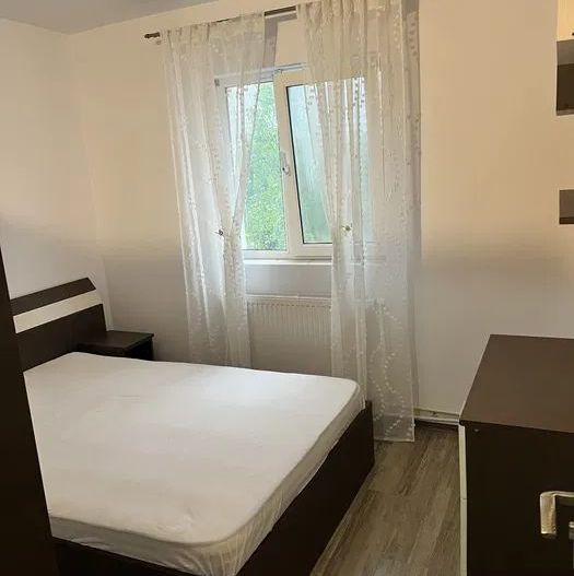 Aapratemt 3 camere si loc de paracare- et.3- 400euro-Mircea cel Batran - Poză 3