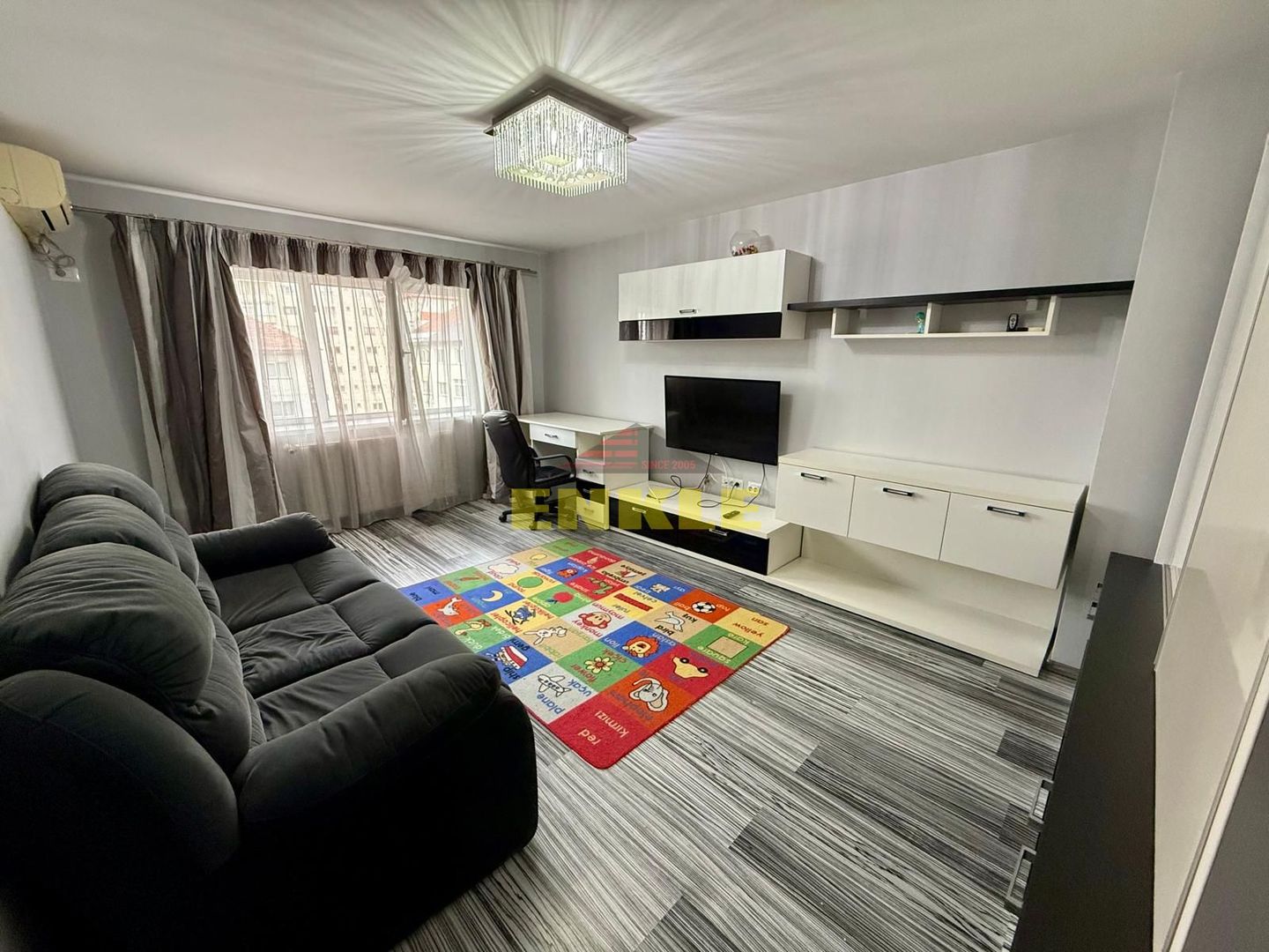 De închiriat apartament cu 2 camere decomandat, Str. Ion Pillat. - Poză 1