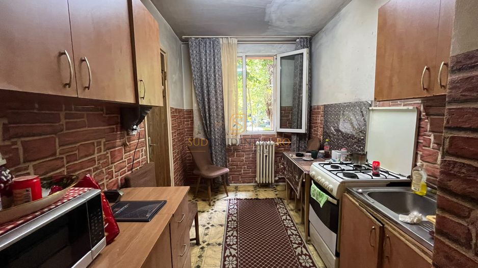 Apartament 3 camere, Strada Huedin, zona Bd. Brancoveanu - Poză 5