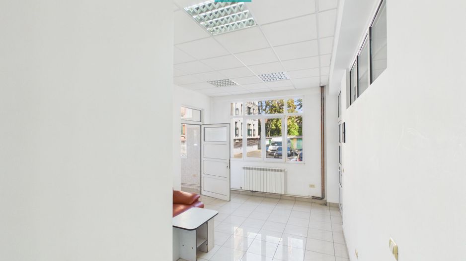 Imobil central cu destinație medicală, Arad - Poză 17
