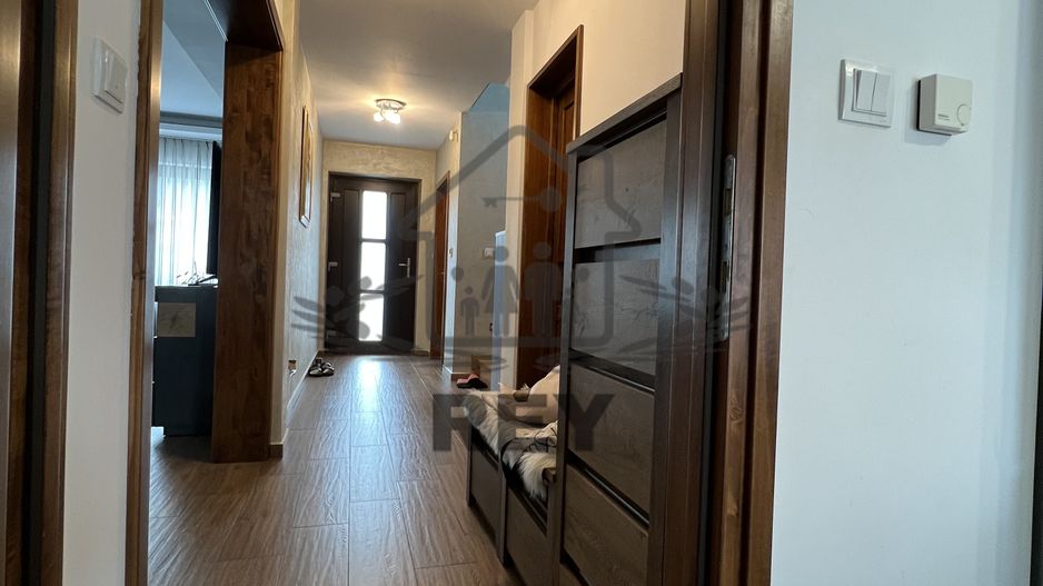 Casă de tip triplex la vânzare 6 camere /Șelimbăr /Secția 1 de Poliție - Poză 15