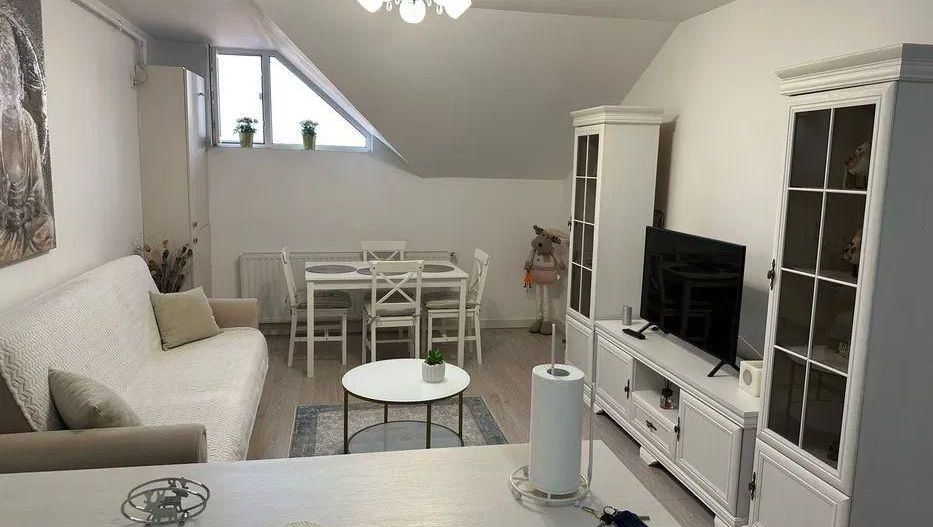 Închiriem apartament cu 2 camere în Chiajna - Poză 1