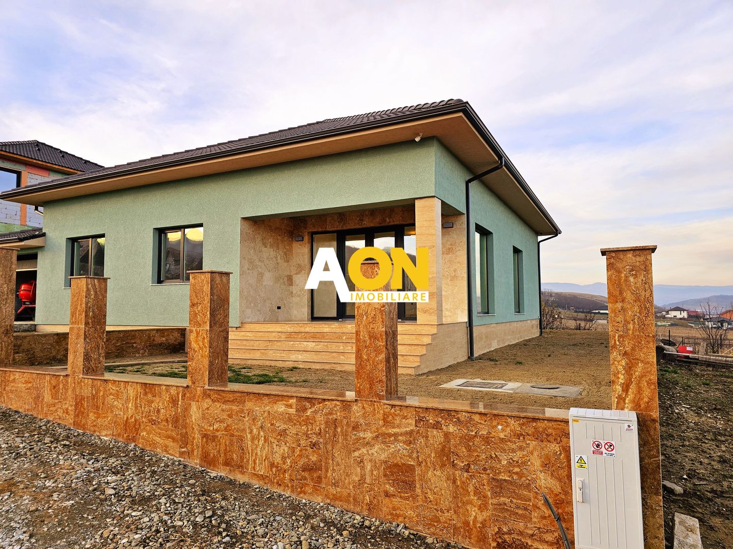 Casa finisata la cheie, 4 camere, 500 mp teren, Micesti - Poză 2