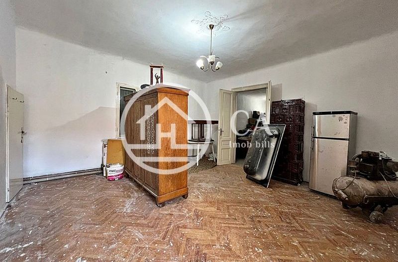 Apartament 2 camere de vânzare la curte comuna în zona Ultracentrală - Poză 3
