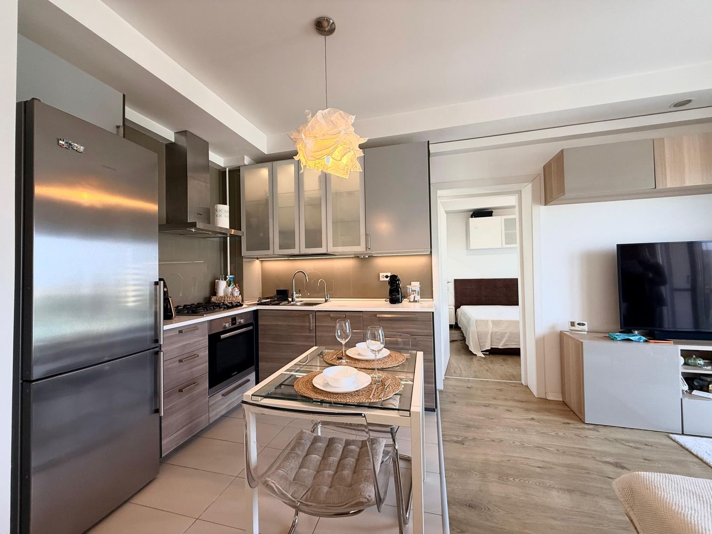 COSMOPOLIS - Apartament cu 2 camere, mobilat si utilat. - Poză 3