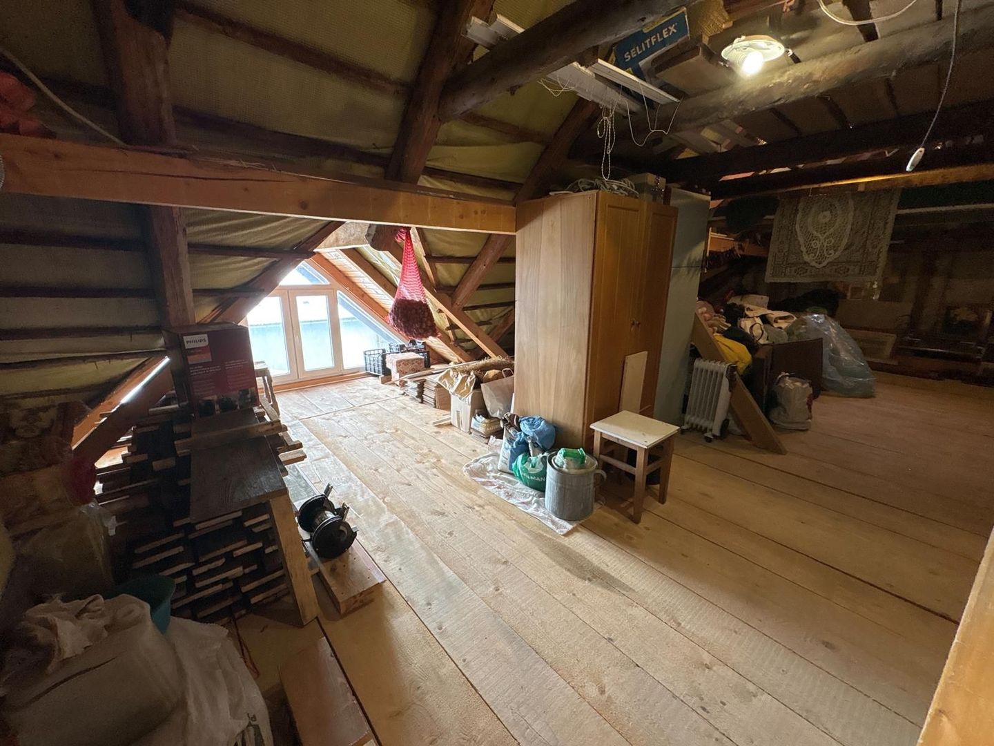 Casă de vanzare 6 camere 220 m² utili cu 376 M² teren la șosea - Poză 9