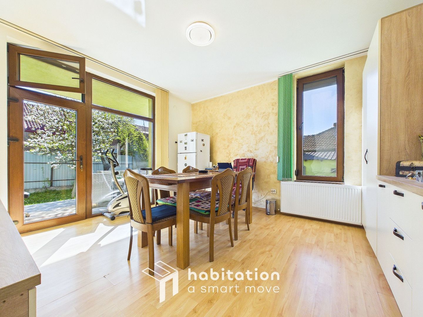 Casă individuală spațioasă și luminoasă cu garaj, în Mircea cel Bătrân - Poză 2