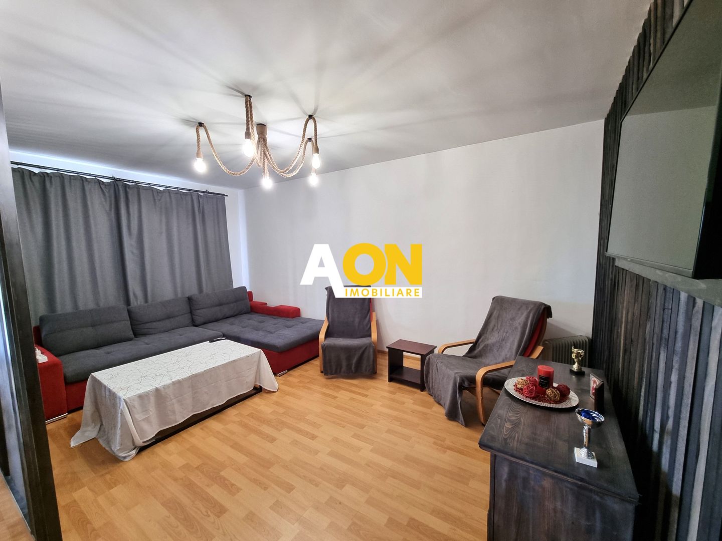 De vanzare apartament 3 camere decomandat bloc nou Cetate - Poză 2