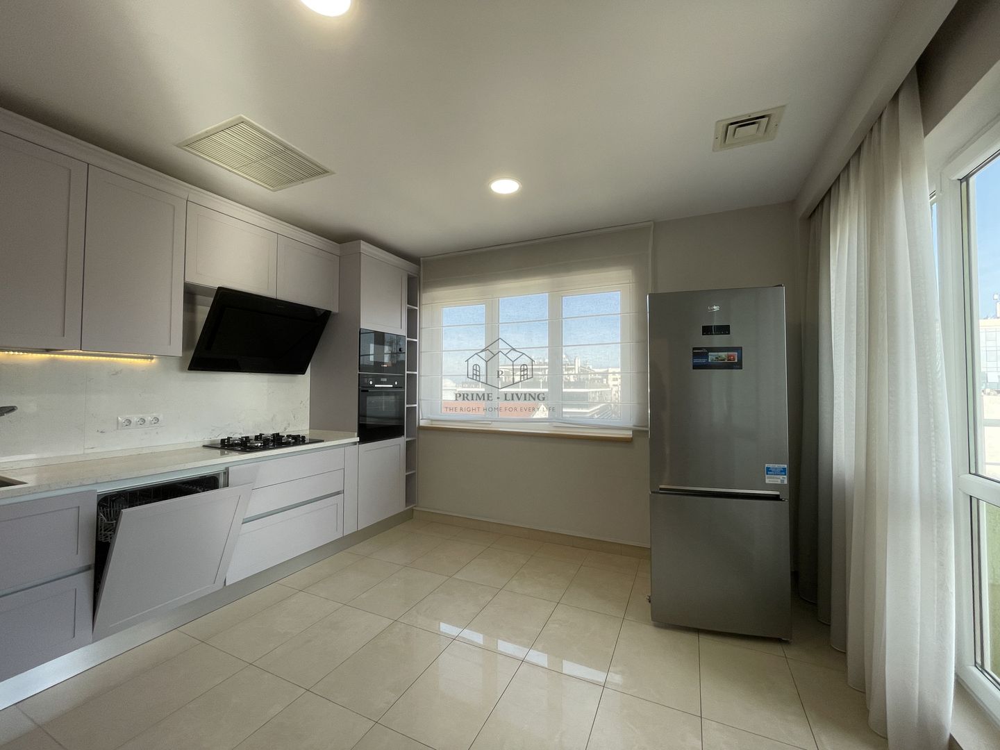 PENTHOUSE SUPERB CU 4 CAMERE LA INCHIRIERE LANGA PARCUL HERATSRAU - Poză 3