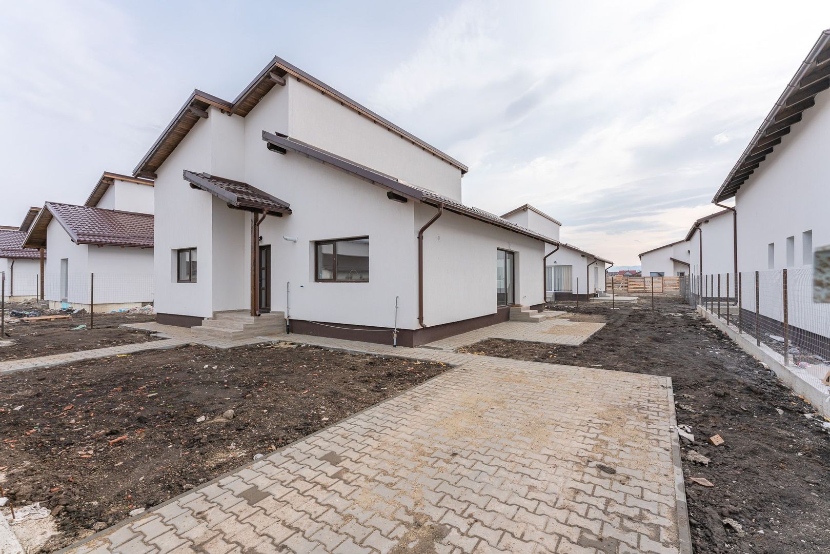 Casă Individuală Sânpetru | Teren 400 mp | Încălzire Pardoseală - Poză 1