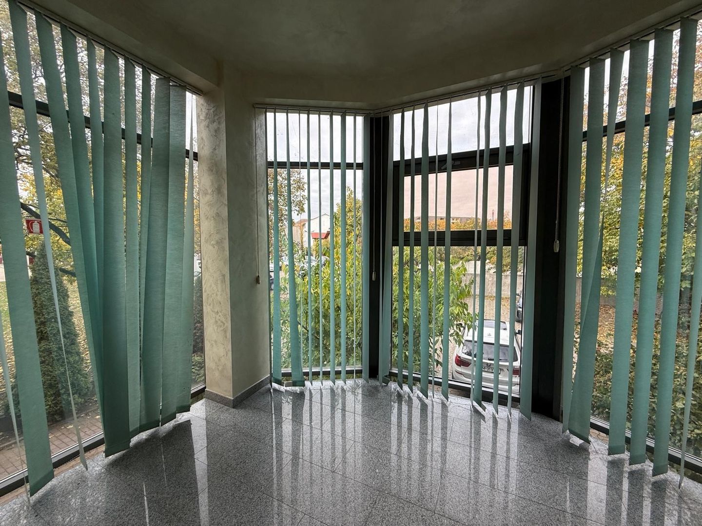 Spații de birouri, lângă ISHO ,vizibilitate excelent - Poză 2