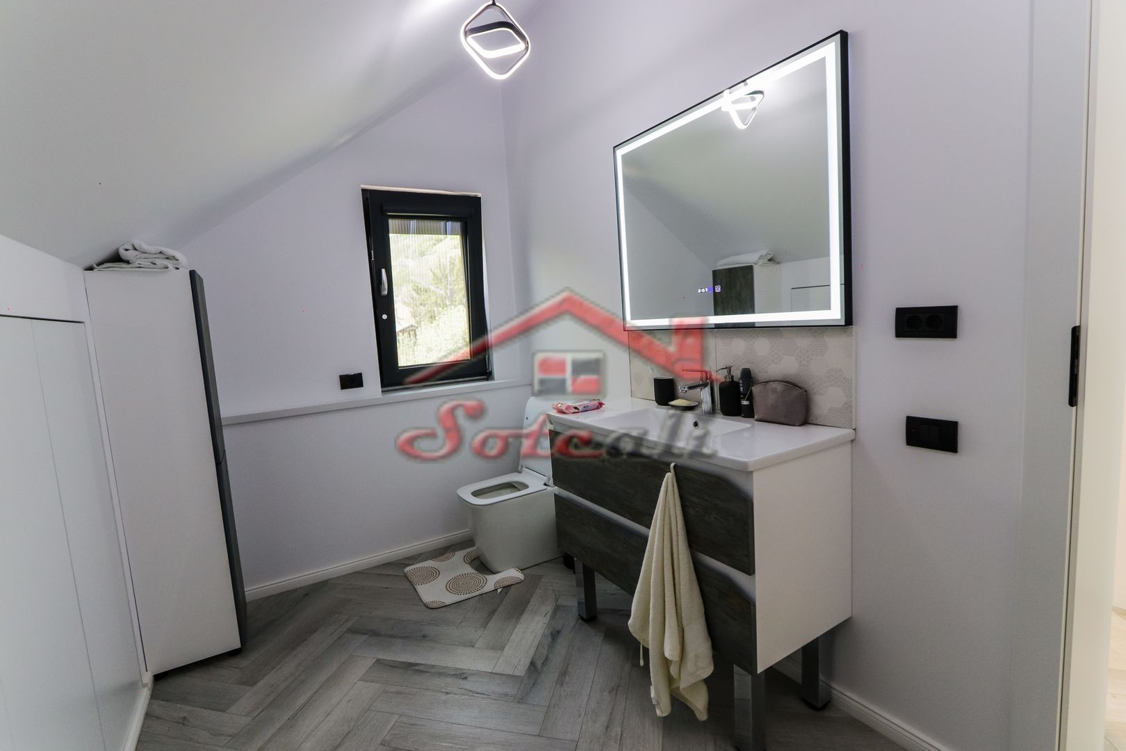 VILĂ MODERNĂ DE LUX CU PISCINĂ, FOTOVOLTAICE ȘI FOIȘOR – BREAZA - Poză 65