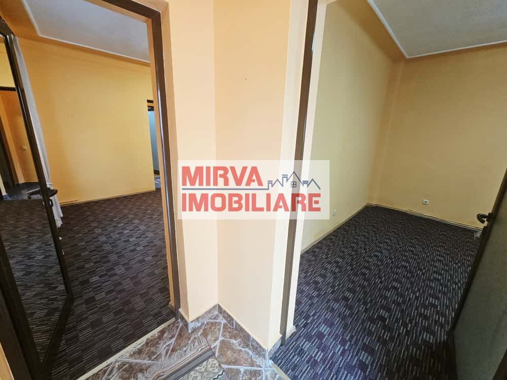 Casă 3 camere de închiriat, zona Centrală–ideală pentru salon/birouri - Poză 3