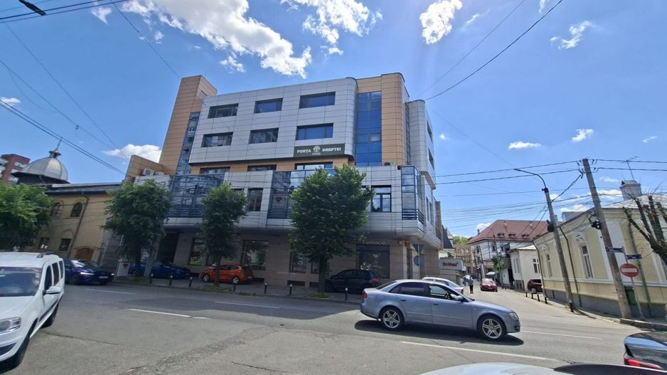 Spațiu Birouri Ultracentral Pitești 265 mp clasa A - Poză 4