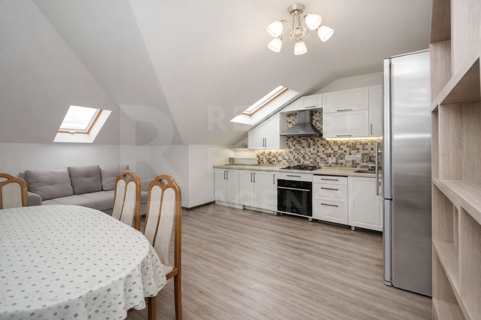 Vânzare, apartament, 2 camere, str. Petru Ungureanu, Cricova - Poză 2