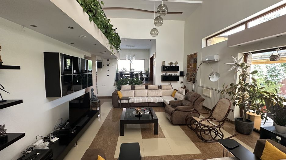 Iancu Nicolae- Vilă impresionantă-8 camere si 772 mp teren- comision 0 - Poză 11