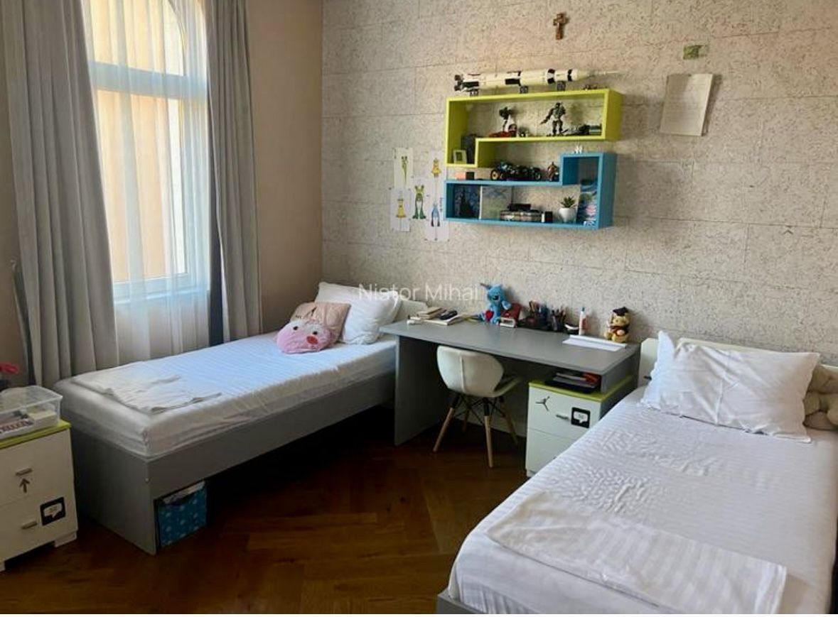 Casa ultracentrală renovată 105mp, 225.000 € - Poză 11