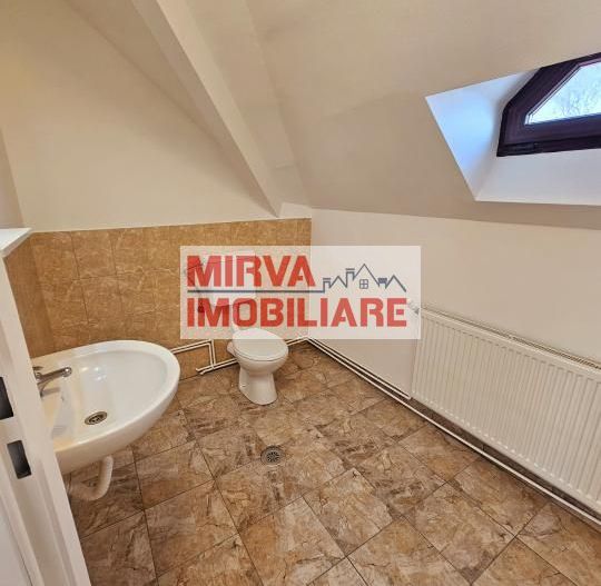 🏢 Spațiu de birouri – 5 camere, 3 băi – Mansardă vilă, Central - Poză 13