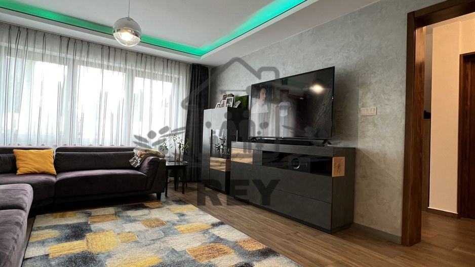 Casă de tip triplex la vânzare 6 camere /Șelimbăr /Secția 1 de Poliție - Poză 18