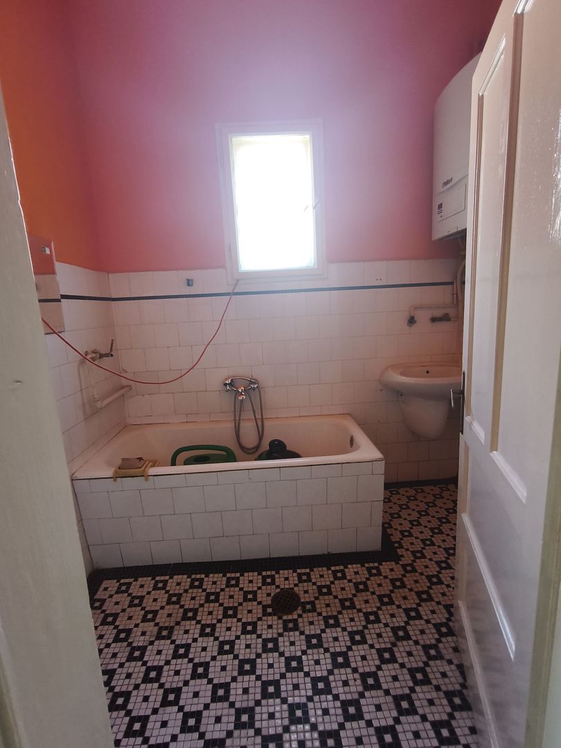 Casă 90 mp utili | Curte delimitata | Cota 1/2 teren | (Primăverii ) - Poză 11