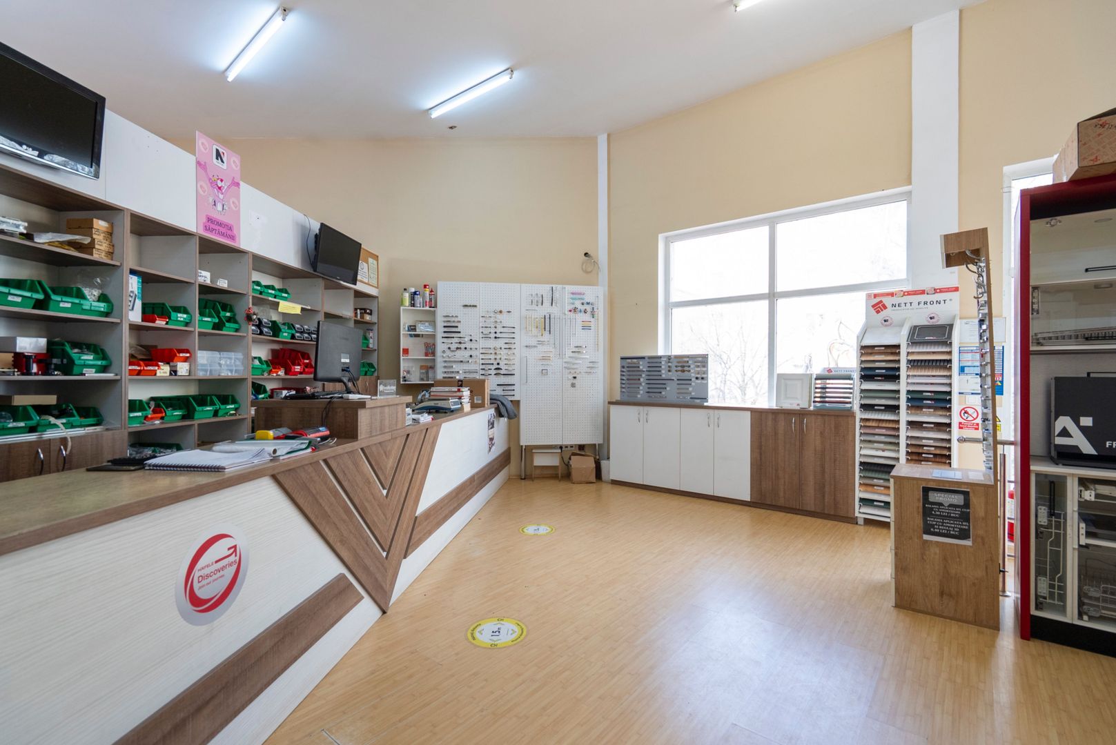 Spatiu Comercial, cu depozit, locuri de parcare, Iosia - Poză 2