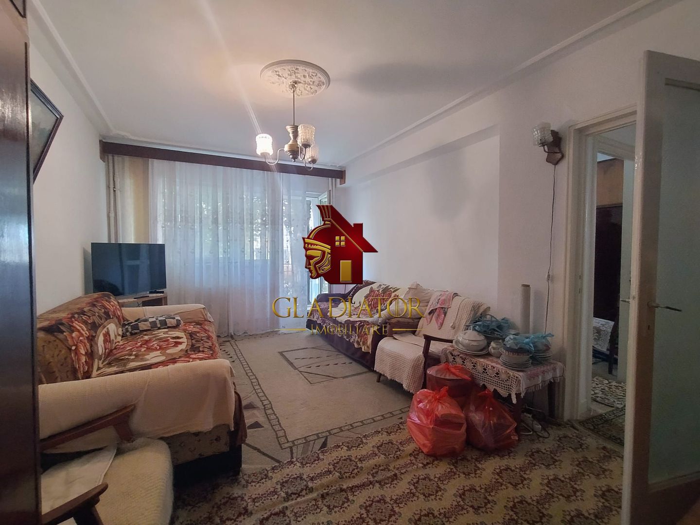 Copou Parc ferit de agitatia bulevardului, spatiu verde, et 1 cu lift - Poză 8