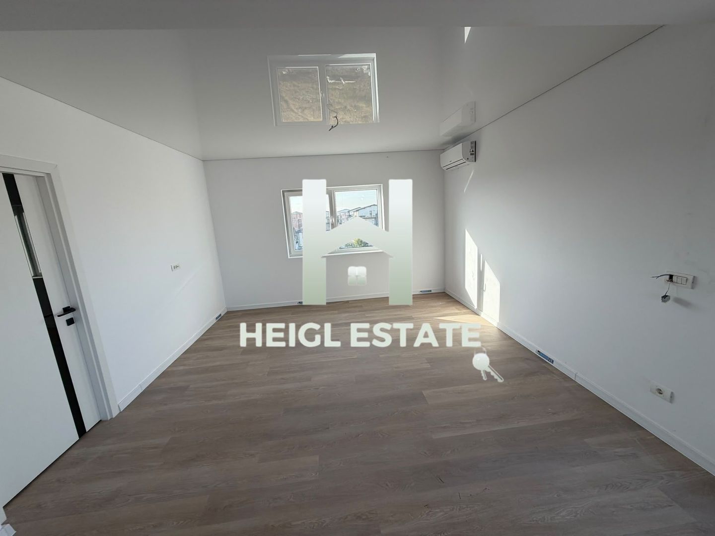 Apartament de tip penthouse cu 45 mp terasa - Poză 4